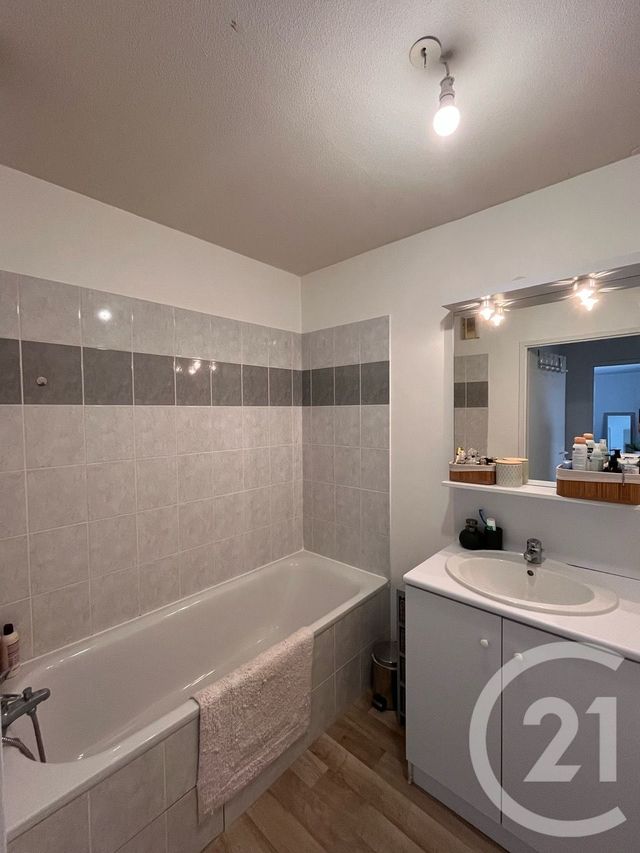 Appartement F2 bis à vendre - 3 pièces - 54.3 m2 - AGEN - 47 - AQUITAINE - Century 21 Bastien Gonzalez