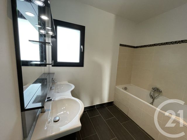 maison à louer - 5 pièces - 126.0 m2 - LA CROIX BLANCHE - 47 - AQUITAINE - Century 21 Bastien Gonzalez